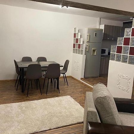 Talina Apartament Oradea Exterior photo